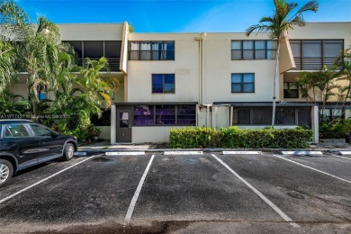 Motivated Seller!  Lowest price in Villa Dorada, convenient on Turnberry Isle Resort and Club in Florida - for sale on GolfHomes.com, golf home, golf lot