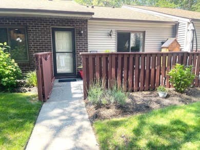 Welcome to this beautifully updated 2-bedroom, 2-bath condo in on Bretton Woods Country Club in New York - for sale on GolfHomes.com, golf home, golf lot