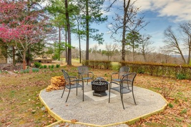 You'll enjoy this Holiday Island getaway on the 19-hole golf on Holiday Island Golf Course in Arkansas - for sale on GolfHomes.com, golf home, golf lot