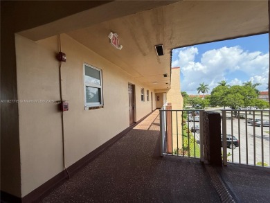 Welcome to your 55+ peaceful retreat community--where comfort on Sunrise Lakes Phase III in Florida - for sale on GolfHomes.com, golf home, golf lot