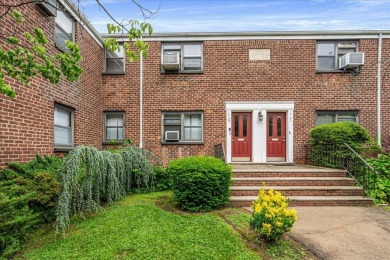 Welcome to this spacious and well-maintained upper two-bedroom on Clearview Park Golf Course in New York - for sale on GolfHomes.com, golf home, golf lot