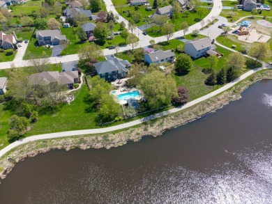 Discover elegance and the perfect home for entertaining in this on Boulder Ridge Country Club in Illinois - for sale on GolfHomes.com, golf home, golf lot