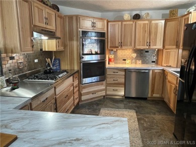Well built, well maintained home located down the highly on Indian Rock Golf Club in Missouri - for sale on GolfHomes.com, golf home, golf lot
