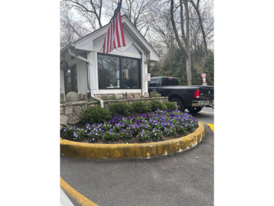 Amenities! Amenities! This 2 bedroom, 1 bath, pet friendly condo on Bretton Woods Country Club in New York - for sale on GolfHomes.com, golf home, golf lot
