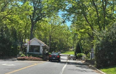 Amenities! Amenities! This 2 bedroom, 1 bath, pet friendly condo on Bretton Woods Country Club in New York - for sale on GolfHomes.com, golf home, golf lot
