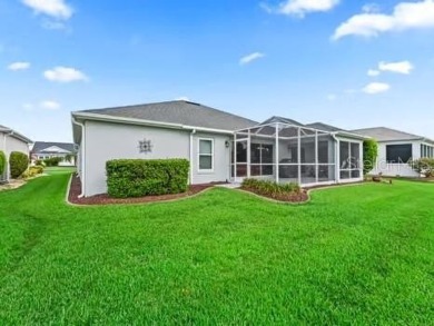 Welcome home!!! You will feel right at home in this charming 3 on El Diablo Executive Golf Course in Florida - for sale on GolfHomes.com, golf home, golf lot
