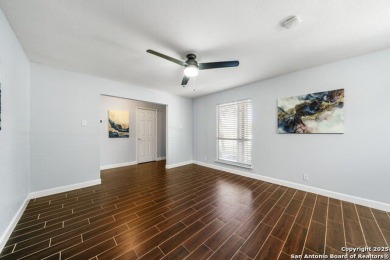 This great 3/2/2 single story home is the perfect starter home on Northern Hills Golf Club in Texas - for sale on GolfHomes.com, golf home, golf lot