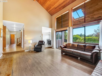 Located in Country Club Estates neighborhood--just minutes from on Astoria Golf and Country Club in Oregon - for sale on GolfHomes.com, golf home, golf lot