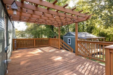 Come check out this well-cared for extra-large 3 bedroom 2 bath on East Lake Golf Club in Georgia - for sale on GolfHomes.com, golf home, golf lot
