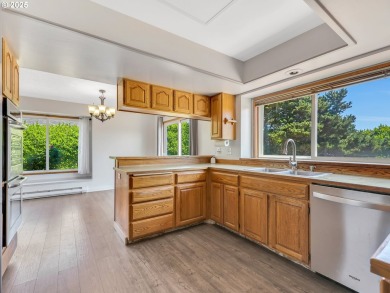 Located in Country Club Estates neighborhood--just minutes from on Astoria Golf and Country Club in Oregon - for sale on GolfHomes.com, golf home, golf lot