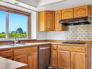 Located in Country Club Estates neighborhood--just minutes from on Astoria Golf and Country Club in Oregon - for sale on GolfHomes.com, golf home, golf lot