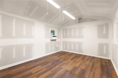 Come check out this well-cared for extra-large 3 bedroom 2 bath on East Lake Golf Club in Georgia - for sale on GolfHomes.com, golf home, golf lot
