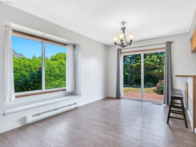 Located in Country Club Estates neighborhood--just minutes from on Astoria Golf and Country Club in Oregon - for sale on GolfHomes.com, golf home, golf lot