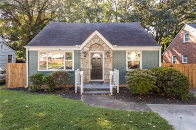 Come check out this well-cared for extra-large 3 bedroom 2 bath on East Lake Golf Club in Georgia - for sale on GolfHomes.com, golf home, golf lot