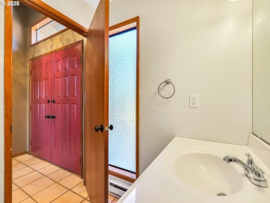 Located in Country Club Estates neighborhood--just minutes from on Astoria Golf and Country Club in Oregon - for sale on GolfHomes.com, golf home, golf lot