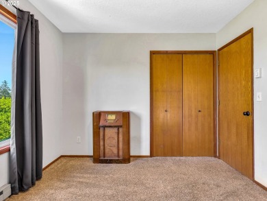 Located in Country Club Estates neighborhood--just minutes from on Astoria Golf and Country Club in Oregon - for sale on GolfHomes.com, golf home, golf lot