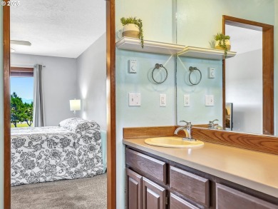 Located in Country Club Estates neighborhood--just minutes from on Astoria Golf and Country Club in Oregon - for sale on GolfHomes.com, golf home, golf lot