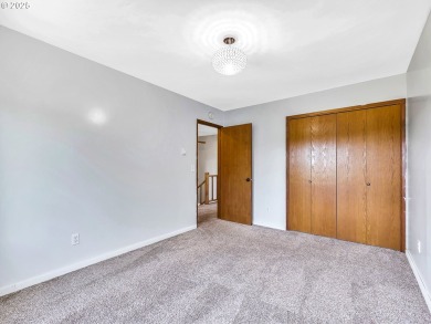 Located in Country Club Estates neighborhood--just minutes from on Astoria Golf and Country Club in Oregon - for sale on GolfHomes.com, golf home, golf lot