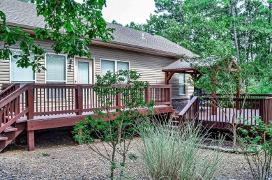 Welcome to this charming one-level home located in the desirable on Coronado Golf Course in Arkansas - for sale on GolfHomes.com, golf home, golf lot