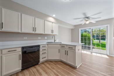 TERRIFIC LOCATION! This END UNIT townhome is located in this on RedTail Golf Club in Illinois - for sale on GolfHomes.com, golf home, golf lot