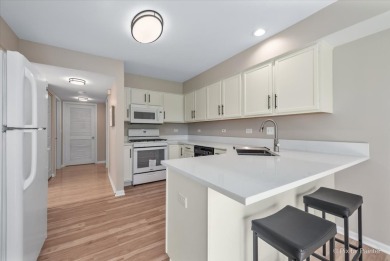 TERRIFIC LOCATION! This END UNIT townhome is located in this on RedTail Golf Club in Illinois - for sale on GolfHomes.com, golf home, golf lot