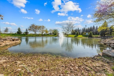 TERRIFIC LOCATION! This END UNIT townhome is located in this on RedTail Golf Club in Illinois - for sale on GolfHomes.com, golf home, golf lot