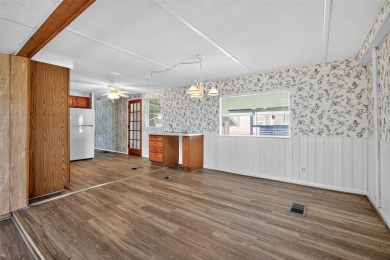 Wonderful and well-maintained mobile home with 3 bedrooms/1.5 on Betmar Acres Golf Club in Florida - for sale on GolfHomes.com, golf home, golf lot
