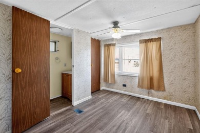Wonderful and well-maintained mobile home with 3 bedrooms/1.5 on Betmar Acres Golf Club in Florida - for sale on GolfHomes.com, golf home, golf lot