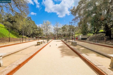 Elegant and spacious, this stunning 2 bedroom 1.5 bath San on Rossmoor Golf Course in California - for sale on GolfHomes.com, golf home, golf lot