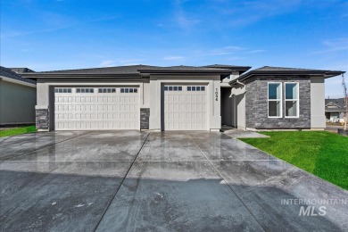 Welcome to this move-in ready Tamarack, presented by Tresidio on Hunters Point Golf Club in Idaho - for sale on GolfHomes.com, golf home, golf lot