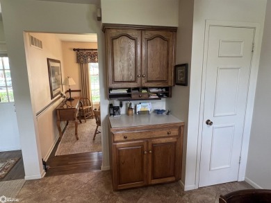 ***72-HOUR CLAUSE***  CONTINUE TO SHOW.  Beautifully designed 4 on Fairfield Golf and Country Club in Iowa - for sale on GolfHomes.com, golf home, golf lot
