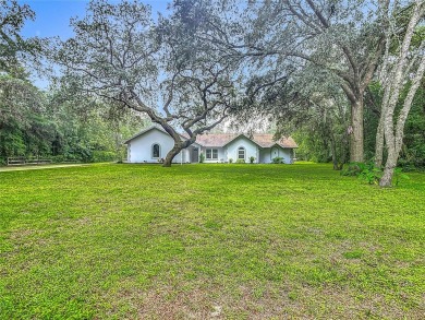 Fall in love with this picturesque 4 bedrooms, 2 bath, 2 car on Citrus Hills Golf Club in Florida - for sale on GolfHomes.com, golf home, golf lot