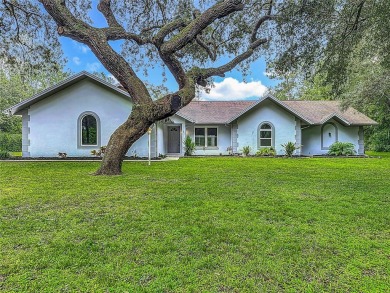 Fall in love with this picturesque 4 bedrooms, 2 bath, 2 car on Citrus Hills Golf Club in Florida - for sale on GolfHomes.com, golf home, golf lot