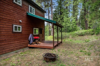 Lifetime memories await! Wooded retreat welcomes you to the on Cascade Golf Course in Idaho - for sale on GolfHomes.com, golf home, golf lot