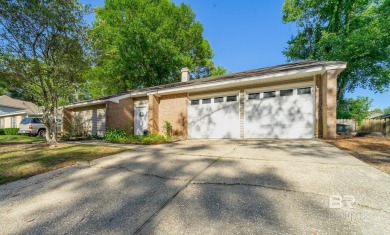 Welcome to your perfect blend of comfort and convenience in the on Lake Forest Yacht and Country Club in Alabama - for sale on GolfHomes.com, golf home, golf lot