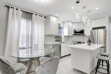 Stunning 2 BR 2 BTH top floor unit at King's Point  very on Kings Point Golf -Flanders Way in Florida - for sale on GolfHomes.com, golf home, golf lot