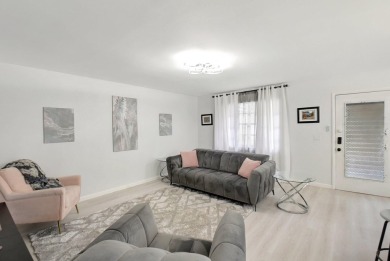 Stunning 2 BR 2 BTH top floor unit at King's Point  very on Kings Point Golf -Flanders Way in Florida - for sale on GolfHomes.com, golf home, golf lot