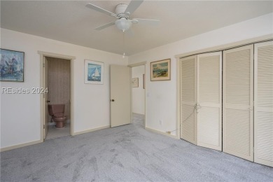 Don't miss this rare chance for a 3BR end unit in Shipmaster on Shipyard Golf Club in South Carolina - for sale on GolfHomes.com, golf home, golf lot