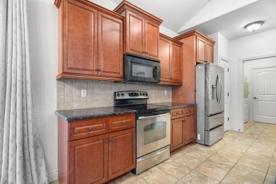 Charming 3BR/2BA Half Duplex in Gated Golf Community - on Ledgestone Country Club and Golf Course in Missouri - for sale on GolfHomes.com, golf home, golf lot