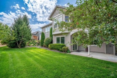 Nestled on nearly a one-acre lot, this retreat boasts mountain on Purple Sage Golf Course in Idaho - for sale on GolfHomes.com, golf home, golf lot