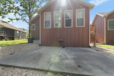 Charming 3BR/2BA Half Duplex in Gated Golf Community - on Ledgestone Country Club and Golf Course in Missouri - for sale on GolfHomes.com, golf home, golf lot