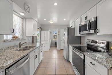 Beautifully renovated two bedroom/2 bath with enclosed bonus on Sun City Country Club in Arizona - for sale on GolfHomes.com, golf home, golf lot