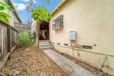 Welcome to your delightful, light and bright 2-bedroom on Woodland Hills Country Club in California - for sale on GolfHomes.com, golf home, golf lot