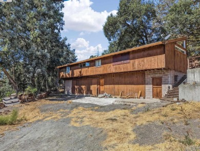 Wow!!! Location! Location! Location!  MAGNIFICENT Diablo Country on Diablo Country Club in California - for sale on GolfHomes.com, golf home, golf lot