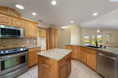 Welcome to your next chapter of *easy living with a view*! This on Canyon Lakes Golf Course in Washington - for sale on GolfHomes.com, golf home, golf lot