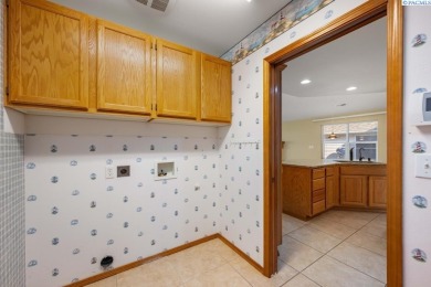 Welcome to your next chapter of *easy living with a view*! This on Canyon Lakes Golf Course in Washington - for sale on GolfHomes.com, golf home, golf lot