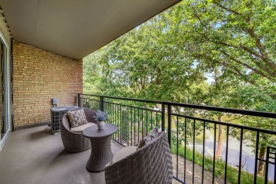 One of the finest condos in Four Lakes. This solidly built on River Bend Golf Club in Illinois - for sale on GolfHomes.com, golf home, golf lot