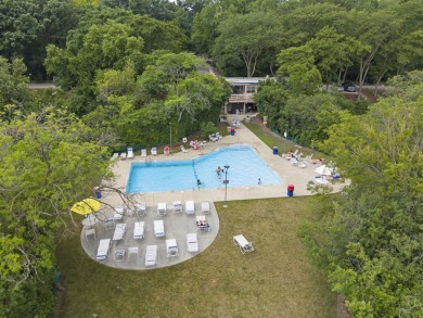 One of the finest condos in Four Lakes. This solidly built on River Bend Golf Club in Illinois - for sale on GolfHomes.com, golf home, golf lot