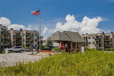 Enjoy LONG RANGE VIEWS from this VERY AFFORDABLE turnkey unit on Beech Mountain Club in North Carolina - for sale on GolfHomes.com, golf home, golf lot