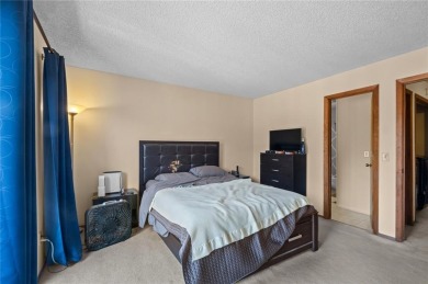Welcome to this 2-bedroom, 1.5 bath townhouse in the heart of on Bella Vista Country Club and Golf Course in Arkansas - for sale on GolfHomes.com, golf home, golf lot